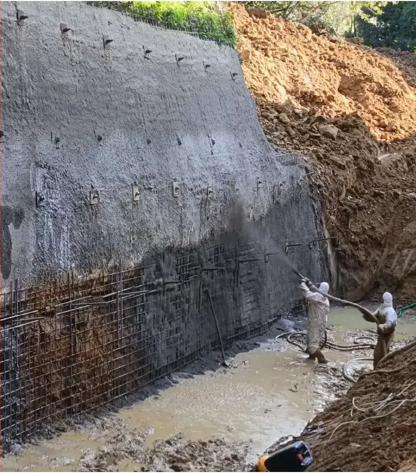 Parete consolidata con armatura e spritz beton